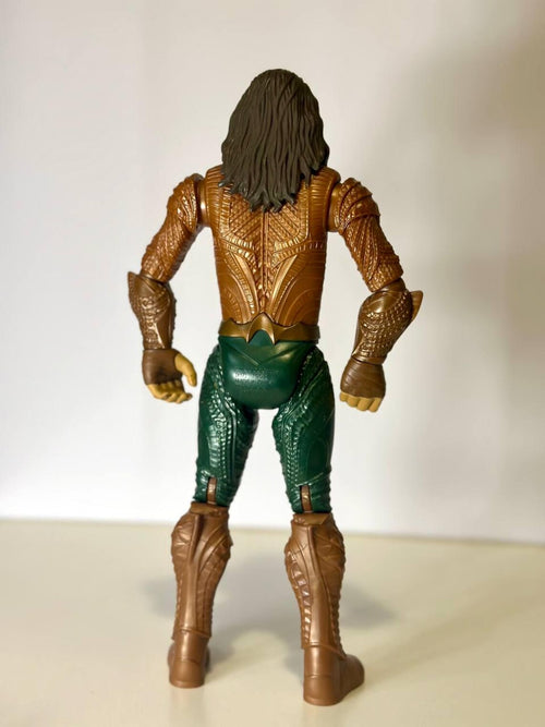 Collectible Aquaman action figure 2016 Mattel DC Comics collectible Figurine / Jason Momoa